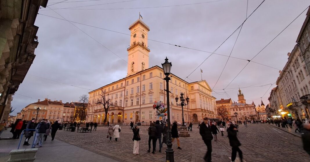 Будівля: Львівська міська рада